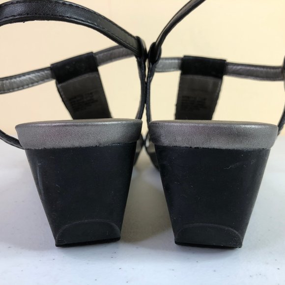 bandolino beaded sandals